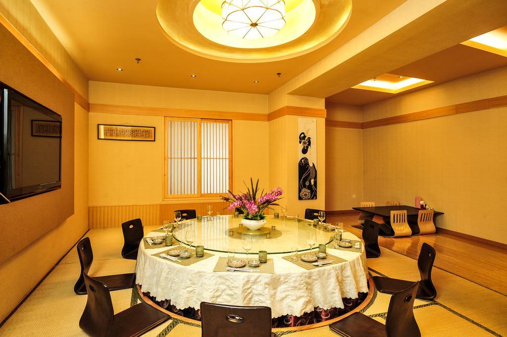 Dalian Friendship Hotel エクステリア 写真